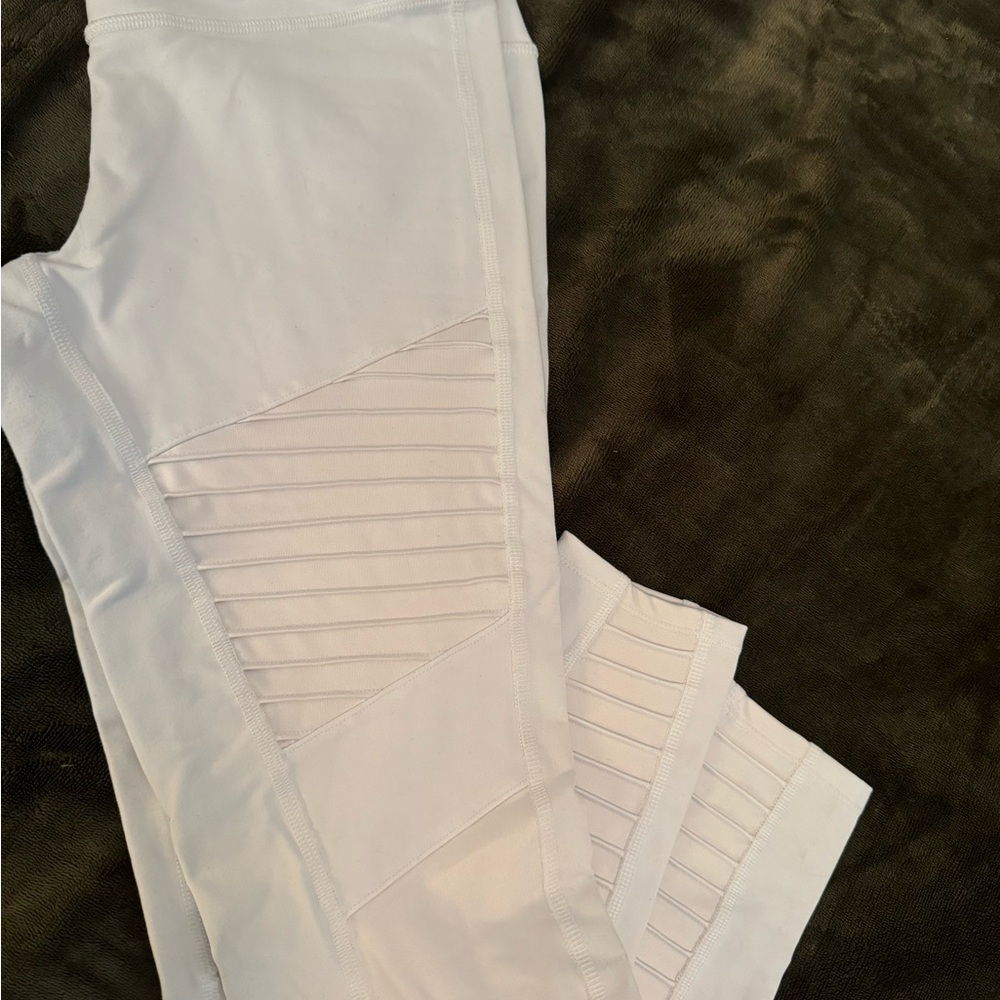 ALO Yoga White Leggings